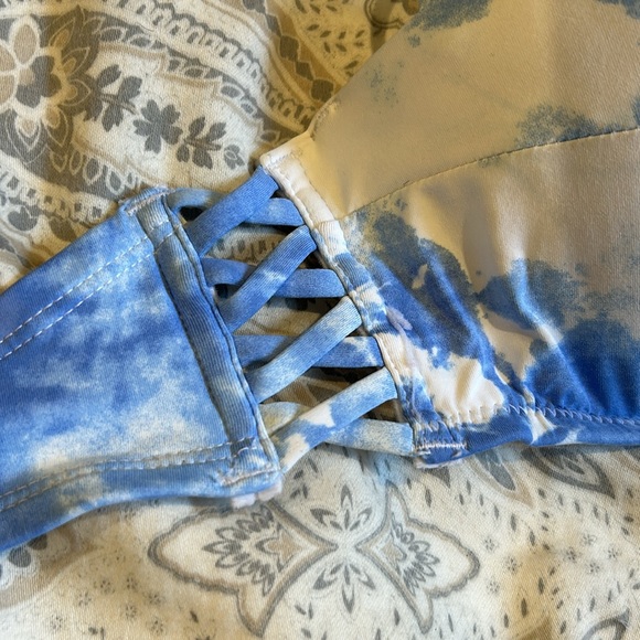 Swimsuit - Picture 3 of 8